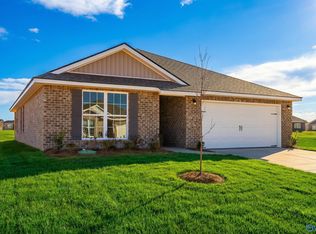 161 Heritage Lakes Blvd, New Market, AL 35761