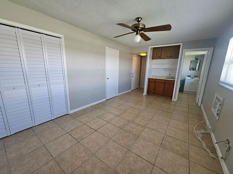 3810 SE 12th Ave — Photo 10