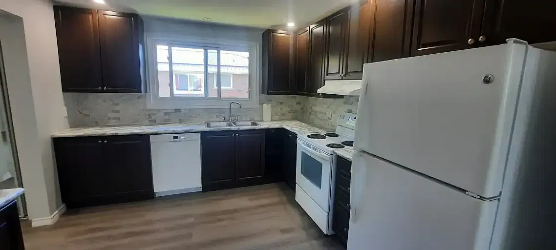 2 bed, 1.0 bath, 920 sqft, $1,800 — Photo 2