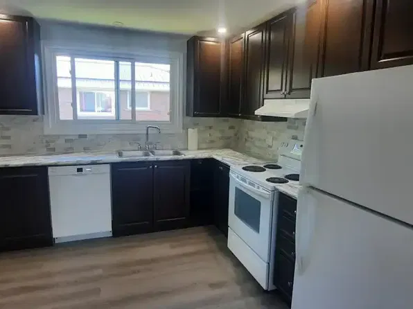 711 Brown St #2, Peterborough, ON K9J 4K7