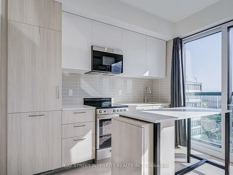 65 Mutual St #3201 — Photo 6