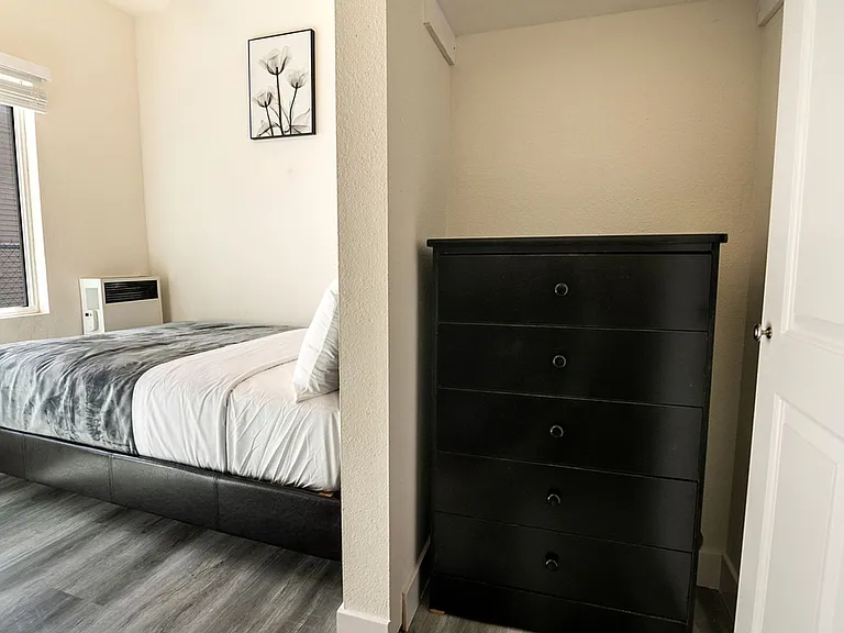 27th Street Studios and One Bedrooms — Photo 19