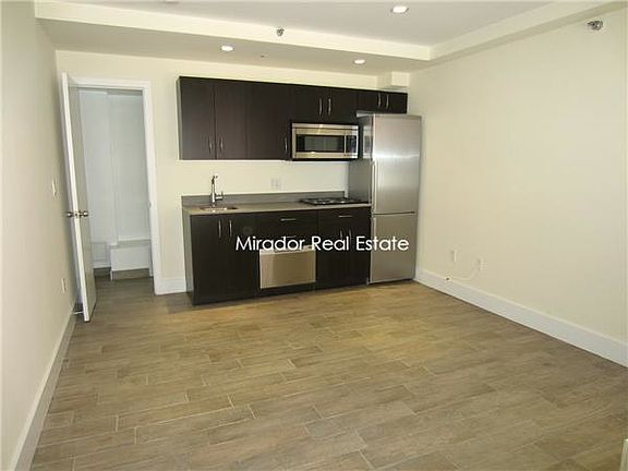 4th image of 636 E 11th St APT Gd