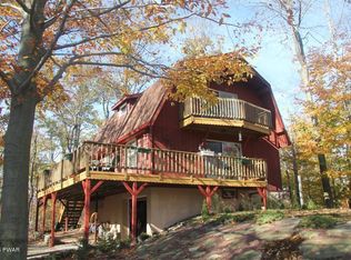 162 Tanglwood Dr, Greentown, PA 18426