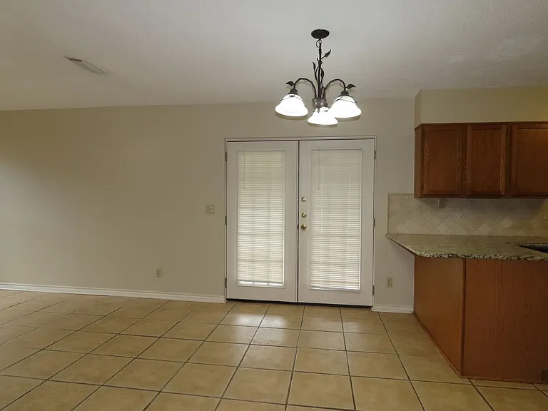 808 Corey Dr — Photo 9