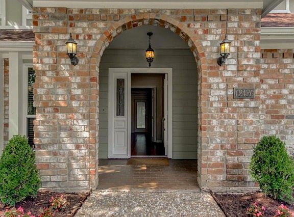 4th image of 12426 Meadow Lake Dr