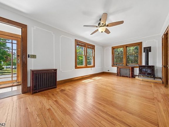 4th image of 659 Raritan Rd