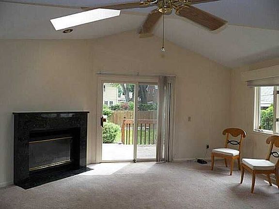 3rd image of 2226 Pemberton Dr