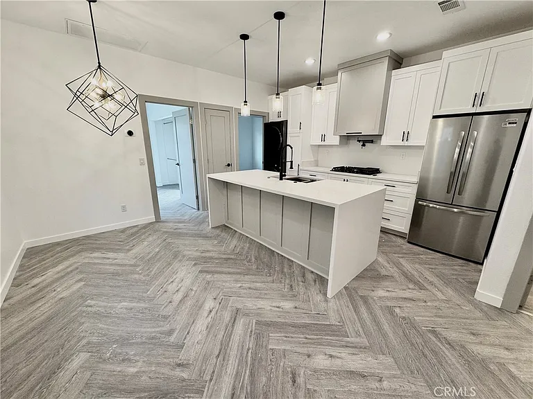 2643 Summerchase Ave #B — Photo 9