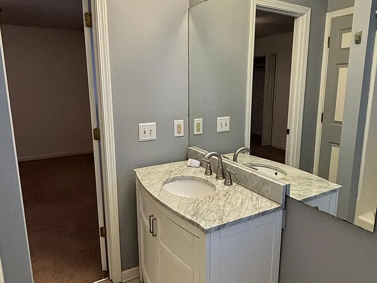 1460 Crowndale Dr — Photo 41