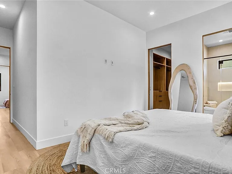 19350 Lanark St — Photo 17