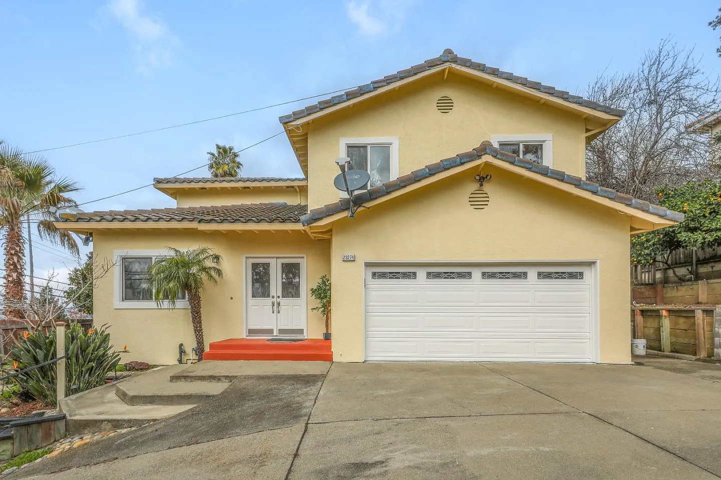 23274 Maud Ave photo 1