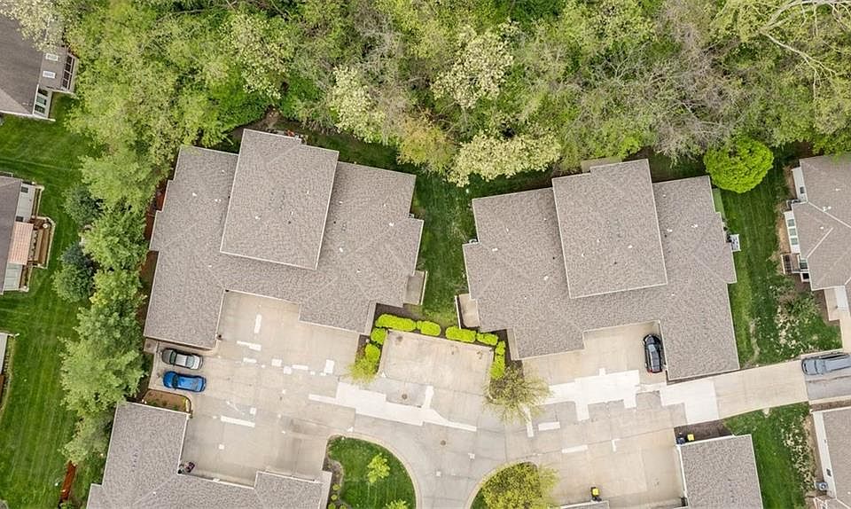 2nd image of 394 N Clayview Dr