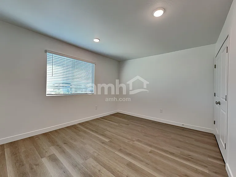 4536 S 98th Ln — Photo 14
