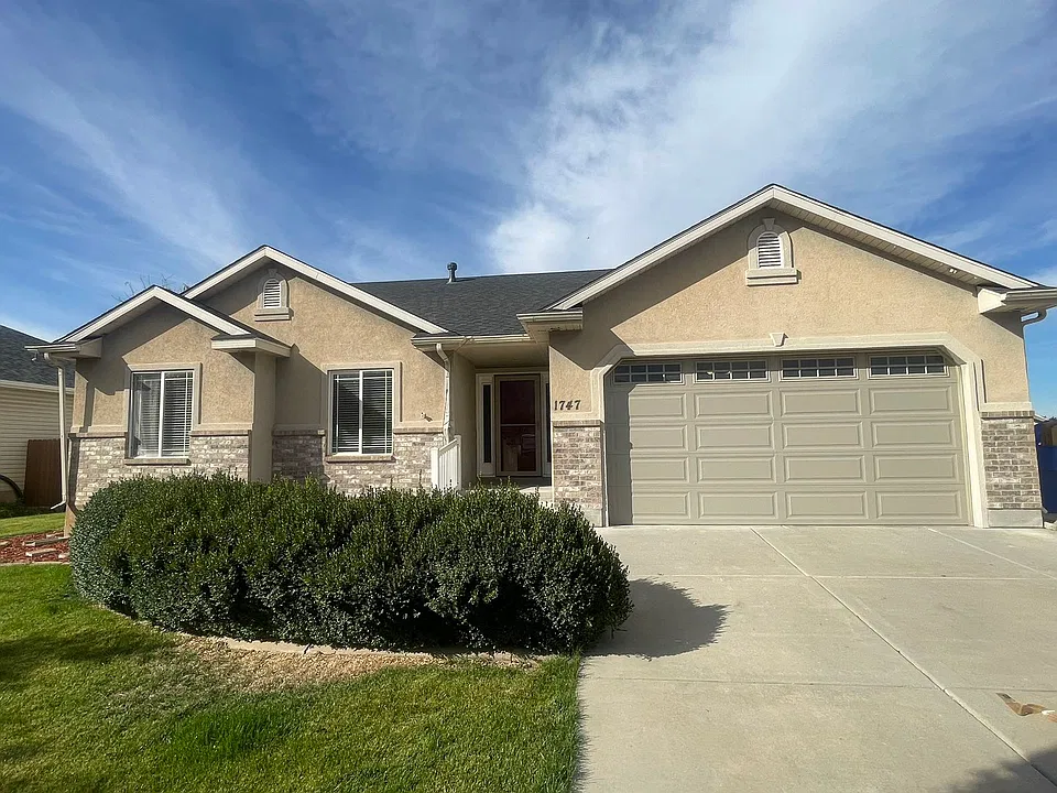 1747 N 275 W