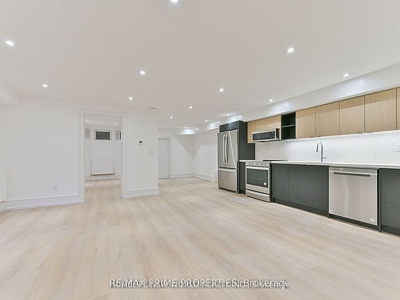 5th image of 995 Dufferin St