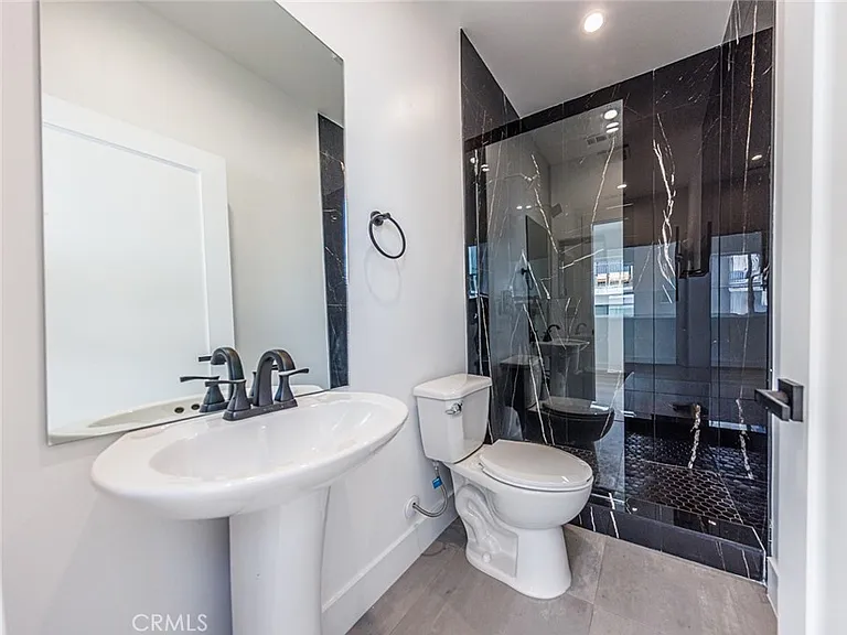 1065 S Corning St #A — Photo 36
