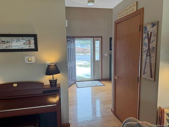 4th image of 4 Grapevine Place