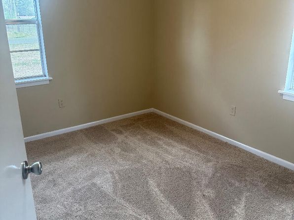 2816 Edgewood Dr, Meridian, MS 39307
