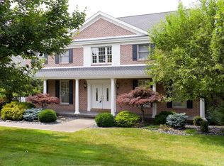 17 Aaron Woods Ct, Wheeling, WV