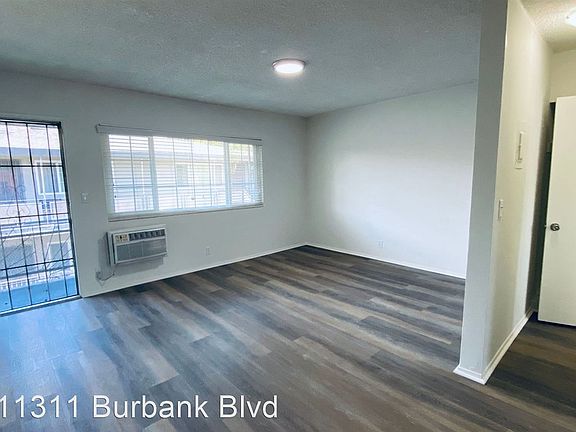 4th image of 5716 Tujunga Ave APT 17