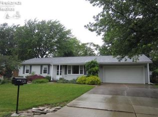 526 Crestwood Ave, Fremont, OH 43420