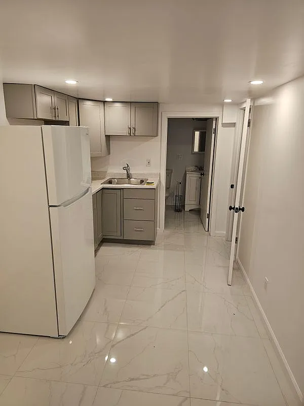 1 bed, 1.0 bath, 500 sqft, $2,000 — Photo 1