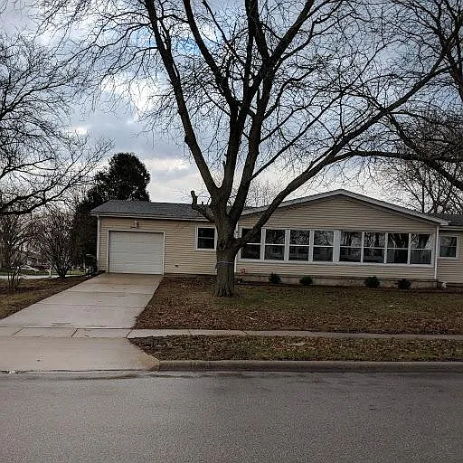 3 bed, 1000 sqft, $1,850 — Photo 1