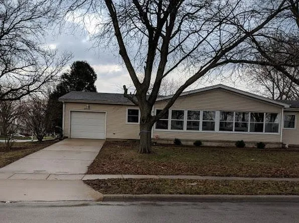 1510 Pine St, Sycamore, IL 60178