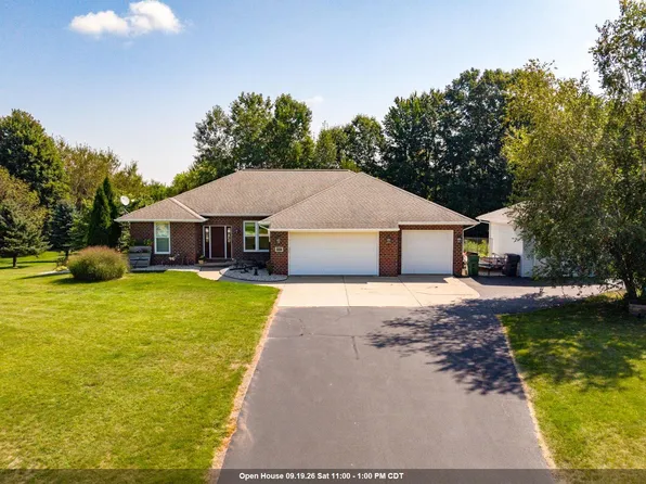 3206 River Forest Hills Dr, Pulaski, WI 54162