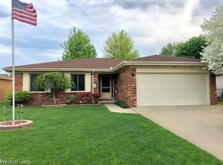 15036 Congress Dr, Sterling Heights, MI 48313