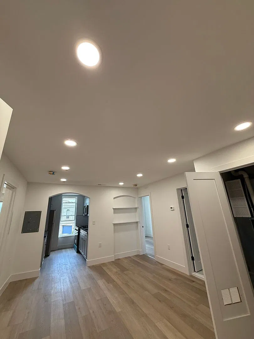 7950 Oxford Ave — Photo 2