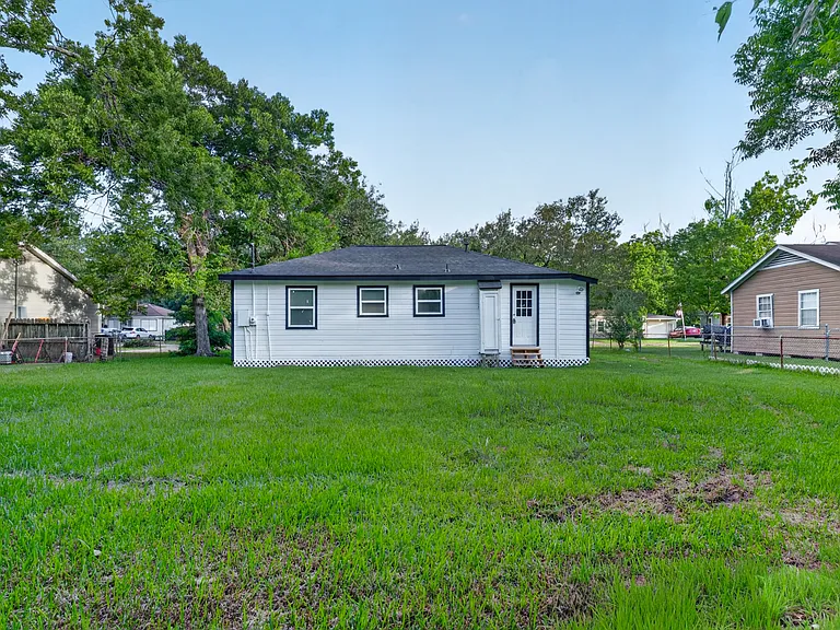 502 Azalea Dr — Photo 22
