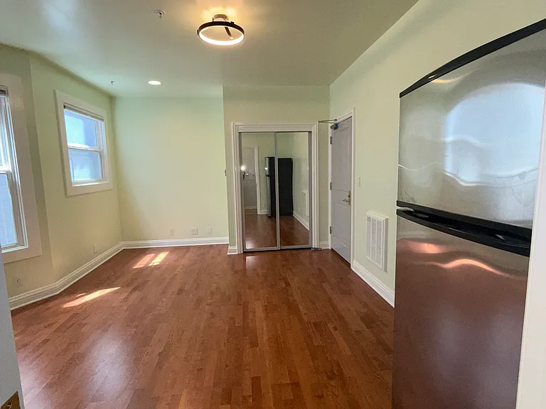 725 Pine St #305 — Photo 1