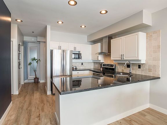 4th image of 1120 Tsatsu Shores Dr #308