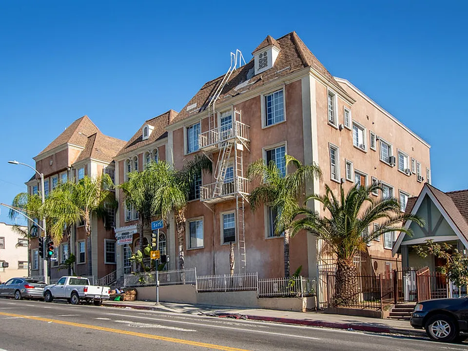Soto Rose Apartments