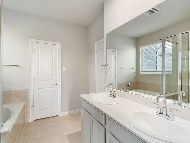 1820 Cinnamon Trl — Photo 17