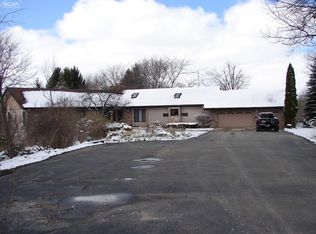 797 Haslett Rd, Williamston, MI 48895