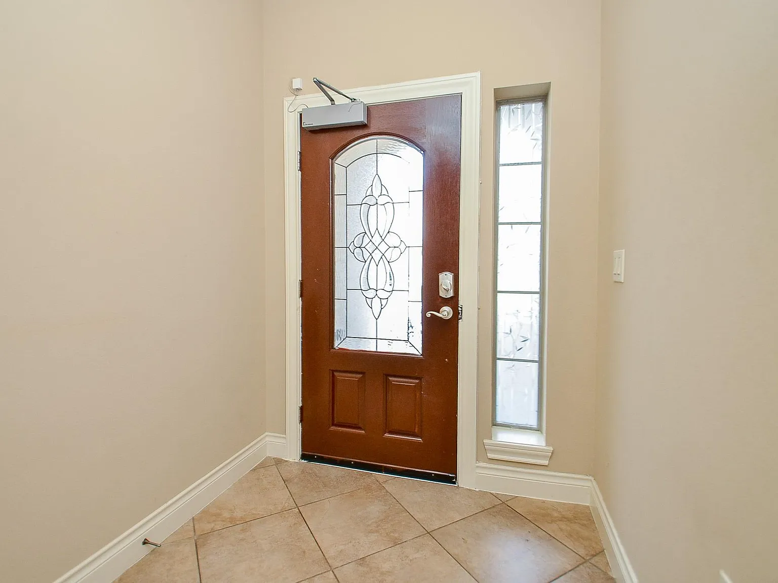 3 bed, 3.0 bath, 2620 sqft, $2,595 — Photo 3