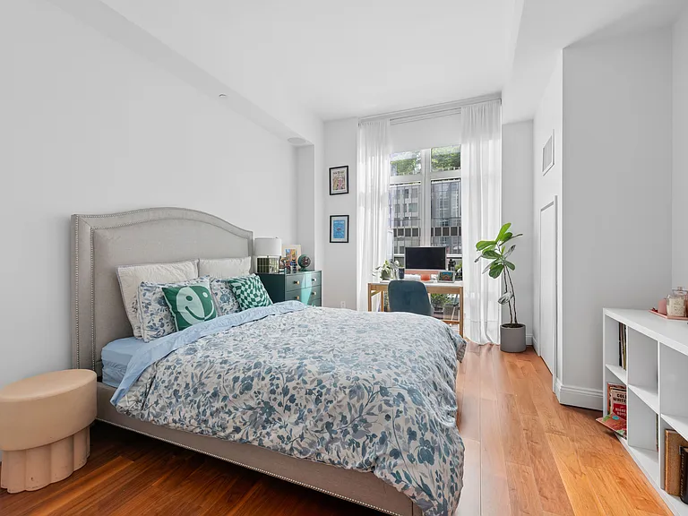 555 W 59th St #Townhouse 3C — Photo 10