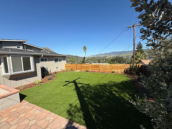 4th image of 114 S Tassajara Dr