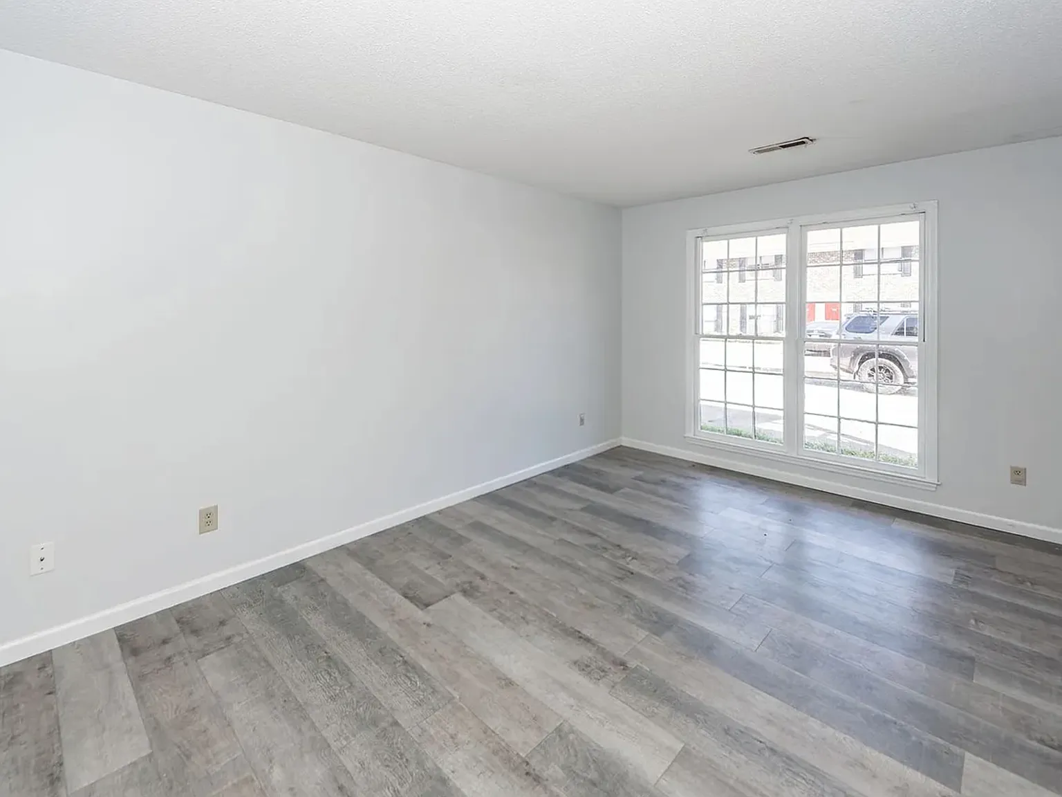 2 bed, 1.5 bath, 1500 sqft, $1,500 — Photo 4