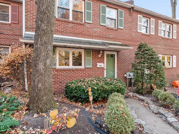 920 Dogwood Ln, Collegeville, PA 19426