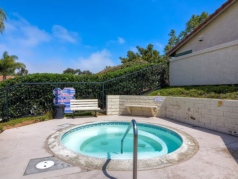 6805 Briarwood Dr — Photo 34