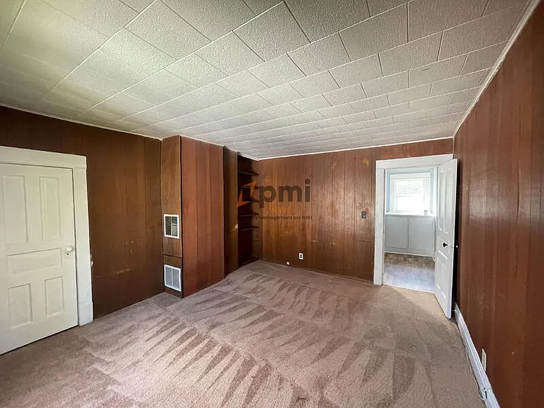523 1/2 Grove St — Photo 6