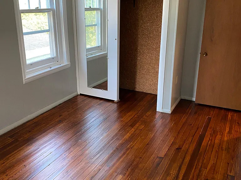 138 Elm St #4 BDRM SEMI — Photo 9