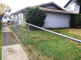 803 NW D St, Grants Pass, OR 97526
