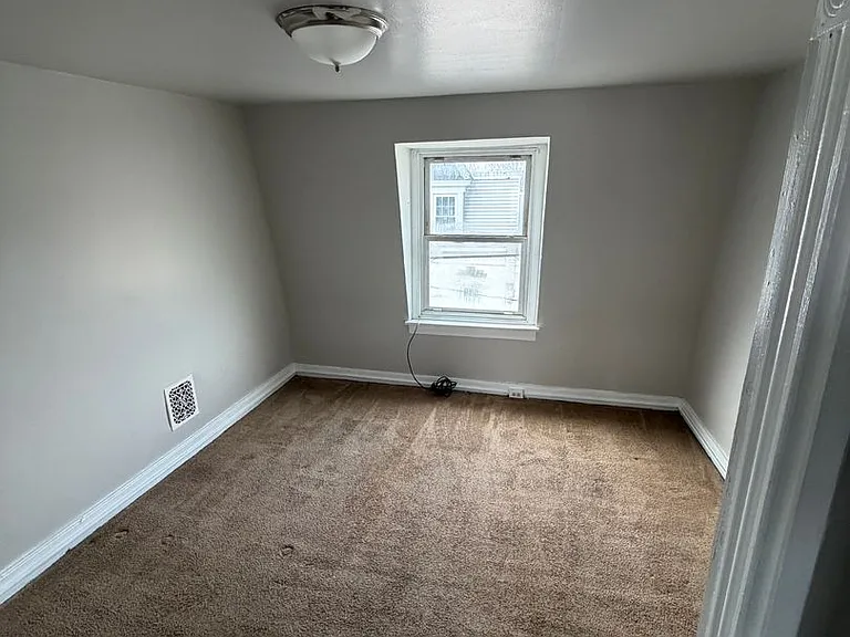 605 Eisenbrown St — Photo 14
