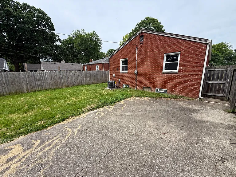 405 S Sheridan Ave — Photo 16
