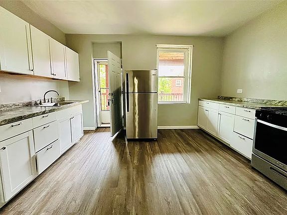 3rd image of 2208 Woodstock Ave APT 3